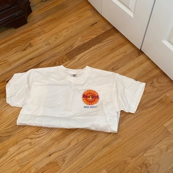 Hard Rock Cafe San Diego Heavy T-Shirt Size Large - Picture 3 of 10